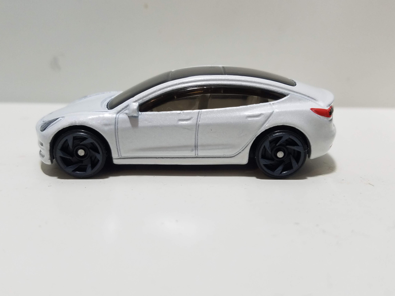 Illustration for article titled 1/64 Hot Wheels Tesla Model 3 - White color
